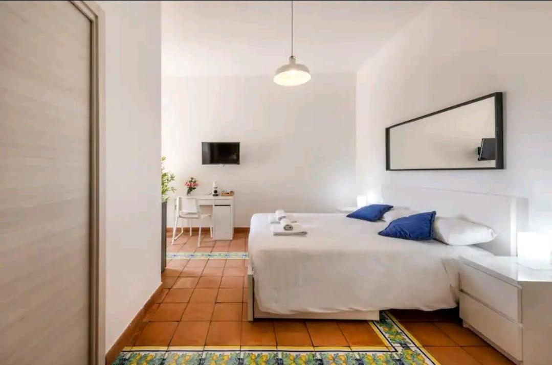 Guest house Be Neapolitan La Dimora Degli Artisti Naples